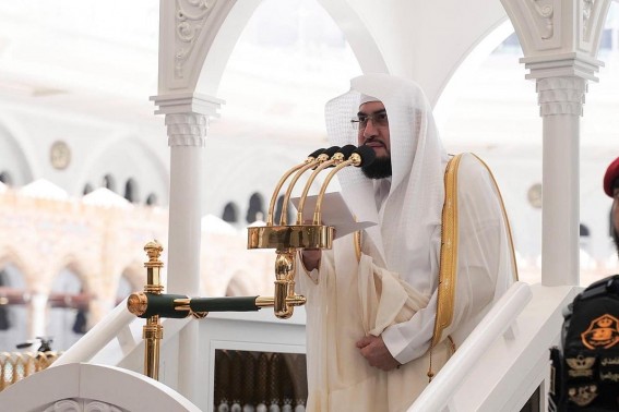 منبر الحرمين يحذّر: حقوق العباد أعظم المظالم والحسد داء خطير