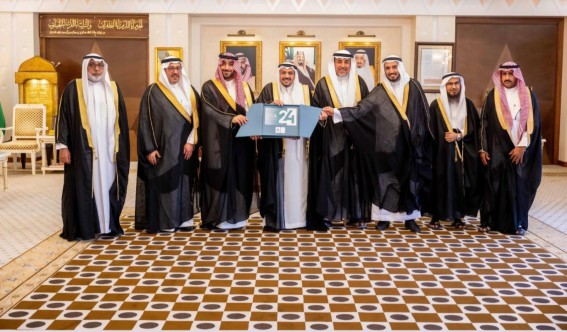 أمير القصيم يتسلّم تقرير "طهور" ويشيد بجهودها في رعاية مرضى السرطان