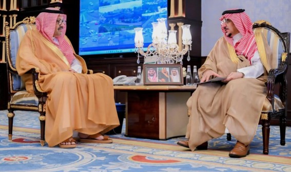 أمير الباحة يطلع على مشروعات جامعة الباحة الرياضية
