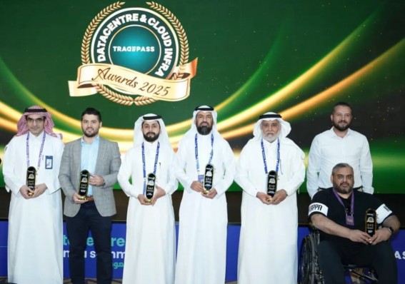أمانة الباحة تحصد جائزة "قائد الحوكمة" في قمة البنية السحابية السعودية