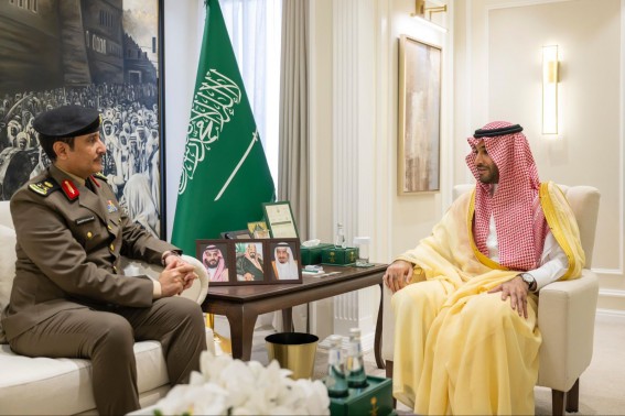 نائب أمير الجوف يهنئ مدير شرطة المنطقة بمناسبة تعيينه نائب أمير الجوف يهنئ مدير شرطة المنطقة بمناسبة تعيينه