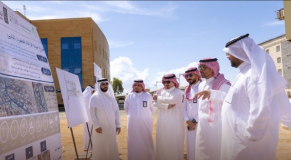 معالي أمين منطقة عسير يزور مشروع صيانة الفراغات الحضرية ببلدية الواديين