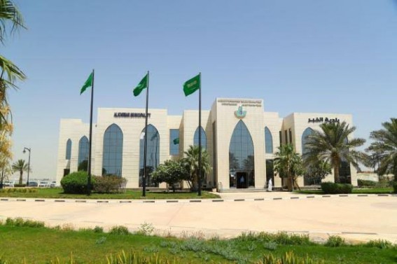 بلدية الخبر تستعرض مشاريعها استعدادًا لموسم الشتاء وتعزيزًا لجودة الحياة