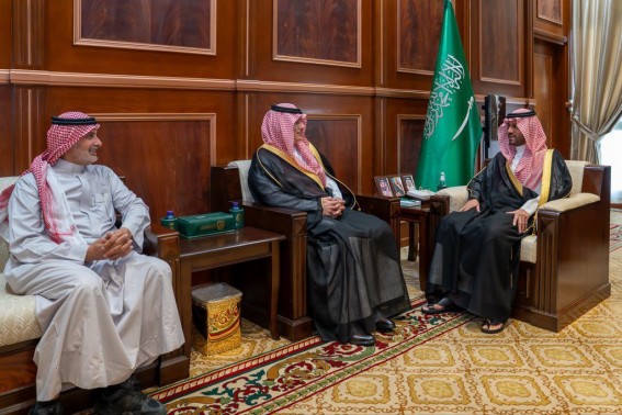 نائب أمير حائل يطلع على المبادرات الرياضية