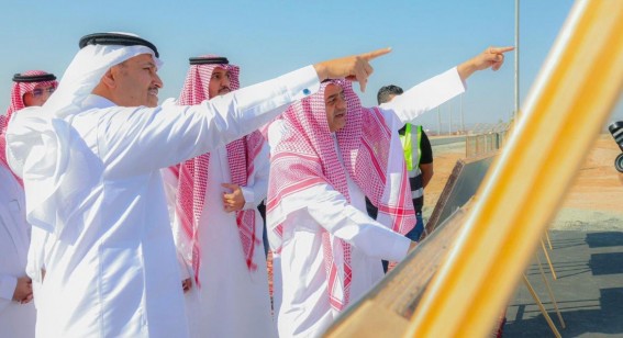وزير النقل يتفقد مشروع توسعة مطار الملك سعود بالباحة