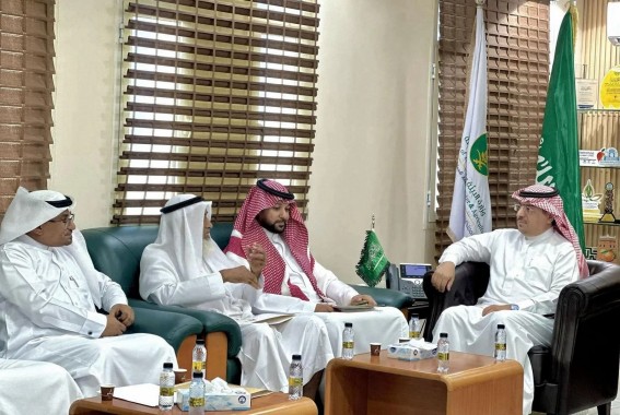 "بيئة جازان" وغرفة جازان تبحثان دعم التنمية الزراعية وتعزيز الاستثمار البيئي