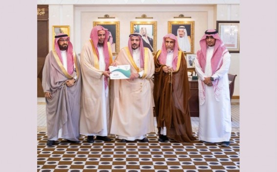 أمير القصيم يثمّن جهود لجنة الإصلاح المجتمعي في تعزيز التلاحم الأسري أمير القصيم يثمّن جهود لجنة الإصلاح المجتمعي في تعزيز التلاحم الأسري