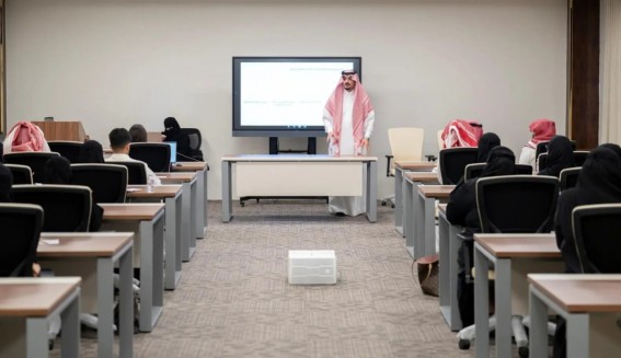 "غرفة جازان" تنظّم ورشة "كيف تُصدّر" لدعم المصنّعين والمستثمرين الصناعيين "غرفة جازان" تنظّم ورشة "كيف تُصدّر" لدعم المصنّعين والمستثمرين الصناعيين