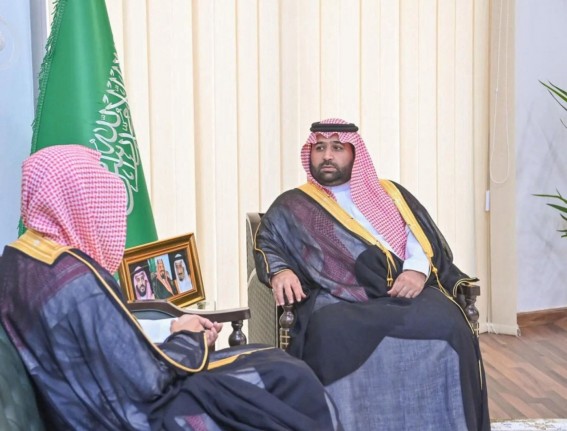 أمير جازان يشيد بجهود المحكمة الإدارية ويستقبل رئيسها أمير جازان يشيد بجهود المحكمة الإدارية ويستقبل رئيسها