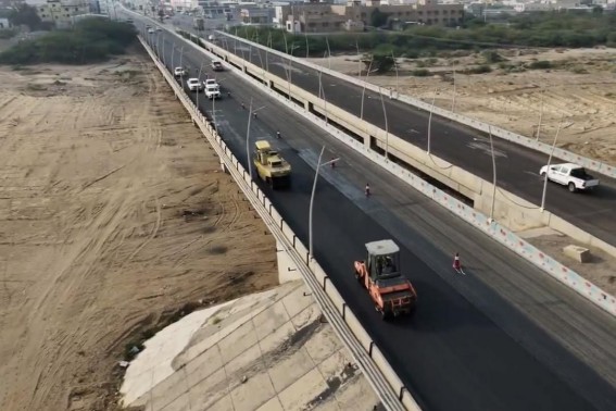 أمانة جازان ترفع كفاءة الطرق والمشهد الحضري