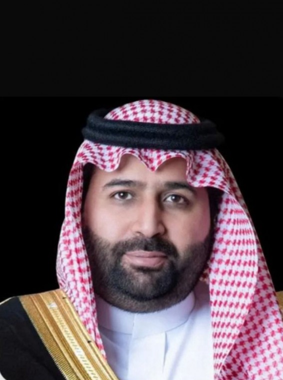 أمير جازان يُعزّي شيخ قبيلة آل مدر في وفاة والدته