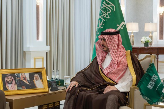 سمو أمير الجوف يستقبل مدير الشرطة ويبارك تعيين قائد قوة أمن الطرق بالمنطقة