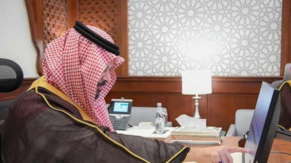 أمير المدينة المنورة يدشن مشروع الحافلة الذكية