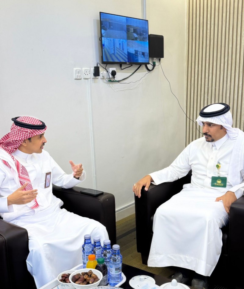 رئيس بلدية تثليث يزور مركز كحلان ويؤكد تطوير الخدمات