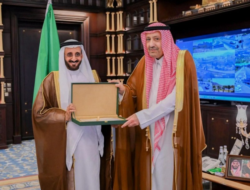 أمير الباحة يلتقي مجلس "إكرام" ويشدد على تطوير رعاية كبار السن