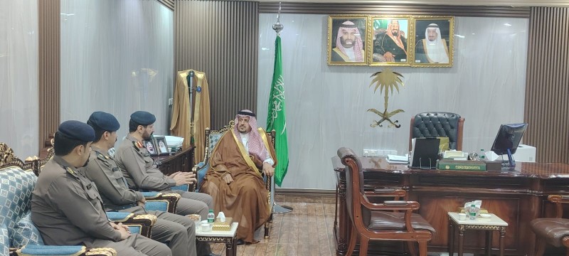 محافظ حبونا يلتقي مدير عام الدفاع المدني بالمنطقة