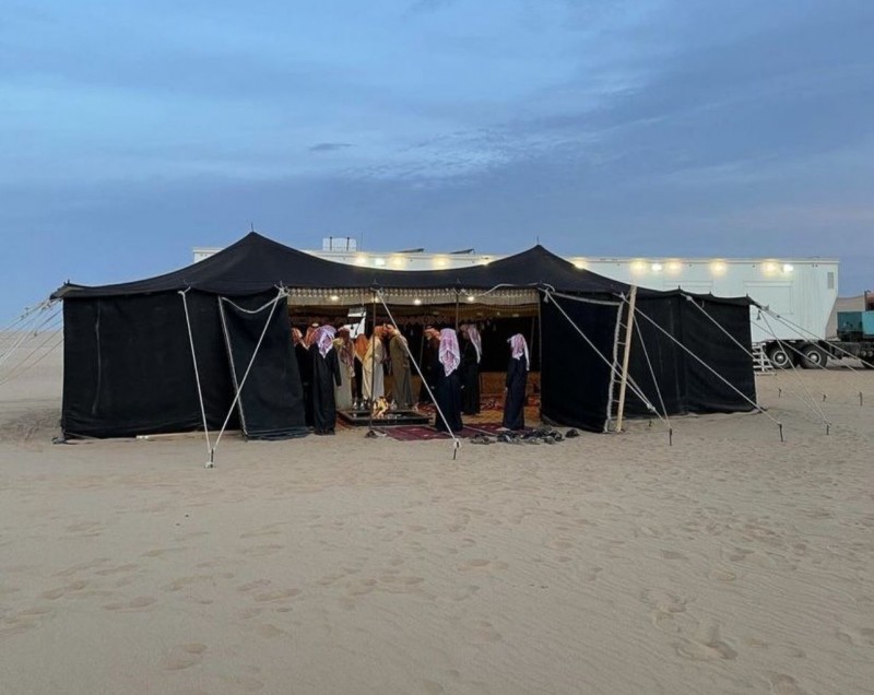 بيوت الشعر.. نيران الدفء التي لا تنطفئ في صحراء الشمال