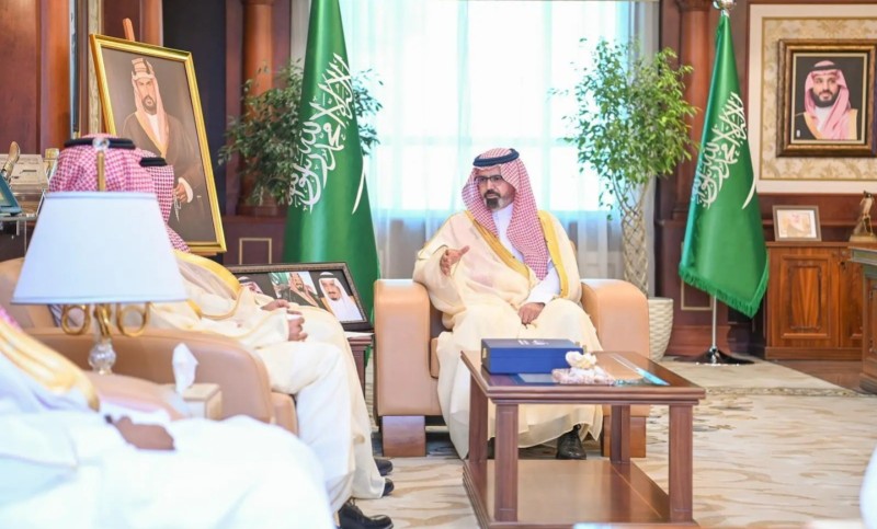 نائب أمير جازان يستعرض جهود الصحة العامة