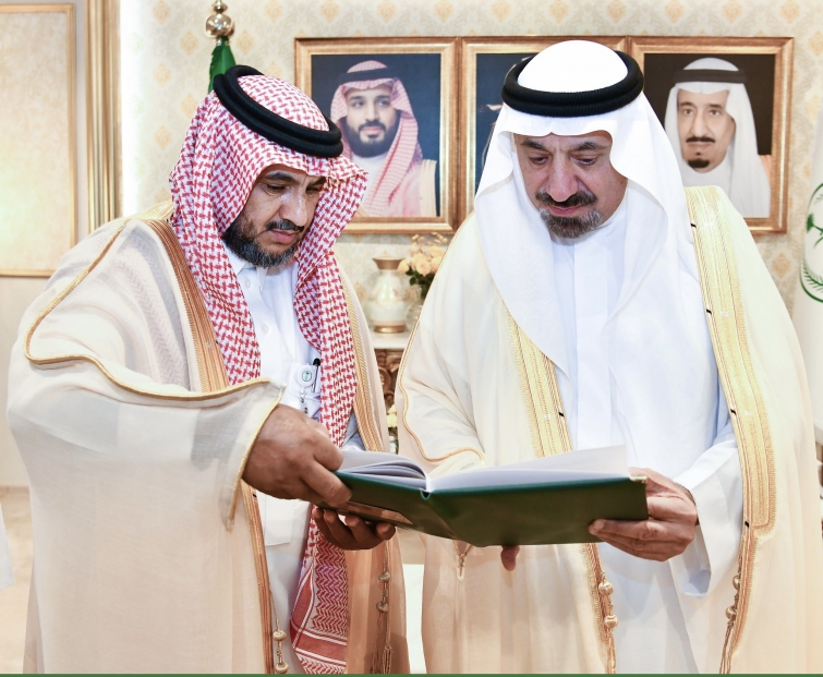 سمو الأمير جلوي بن عبدالعزيز يستعرض مشروع تشغيل وصيانة سد وادي نجران