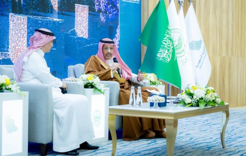 أمير الباحة يطلق مجلس الأعمال الاستثماري أمير الباحة يطلق مجلس الأعمال الاستثماري