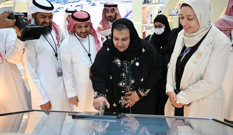الأميرة نجود تطلق منصة الوجهة بالباحة لتعزيز التجربة السياحية والباعة الجائلين