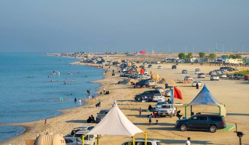 إطلاق أول مهرجان عائلي للرياضات الشاطئية في المملكة على شاطئ العقير