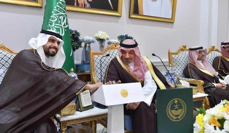 أمير نجران يدشّن مبادرة تشارك لتعزيز التواصل الرقمي مع المجتمع أمير نجران يدشّن مبادرة تشارك لتعزيز التواصل الرقمي مع المجتمع