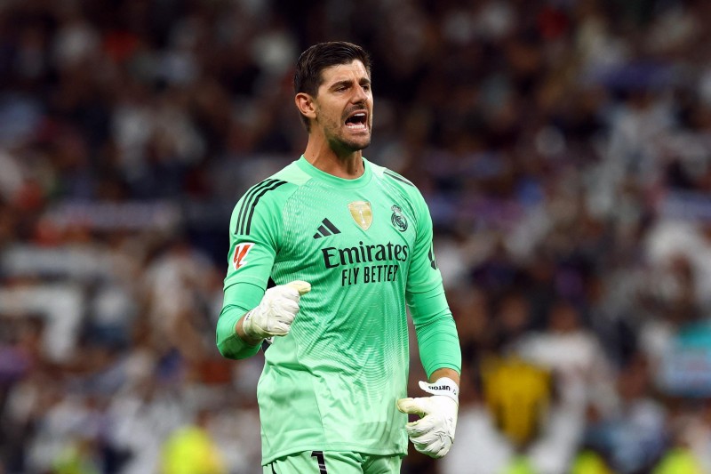 ريال مدريد يعلن عن إصابة كورتوا