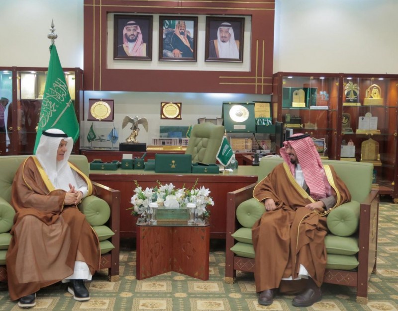 وزير البيئة يبحث تطوير مشاريع الخرج