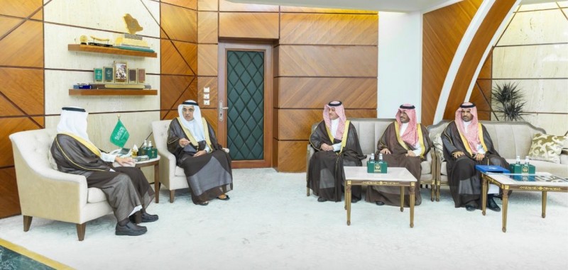 سمو أمير المنطقة الشرقية يشيد بدعم الدولة للقطاع البلدي ويثمّن إنجازات أمانة المنطقة