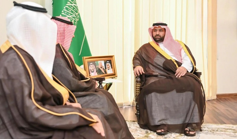 أمير جازان يستقبل مدير فرع البيئة الجديد ويثمّن جهود سلفه