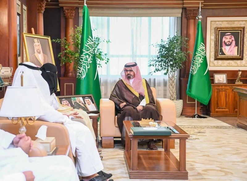 نائب أمير جازان يطلع على مبادرات جمعية التغذية العلاجية نائب أمير جازان يطلع على مبادرات جمعية التغذية العلاجية