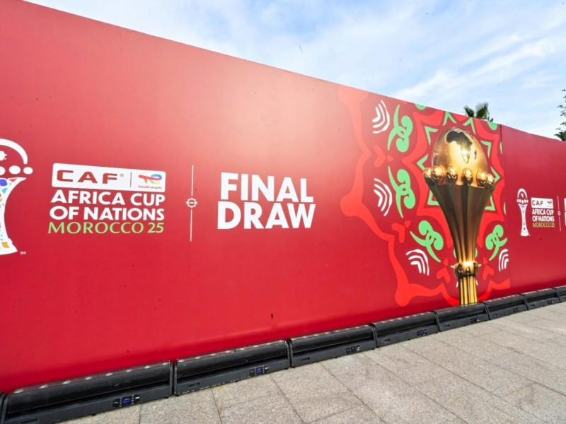 الاتحاد الدولي لكرة القدم يمنح الأندية «مهلة ذهبية» للاحتفاظ بلاعبيها