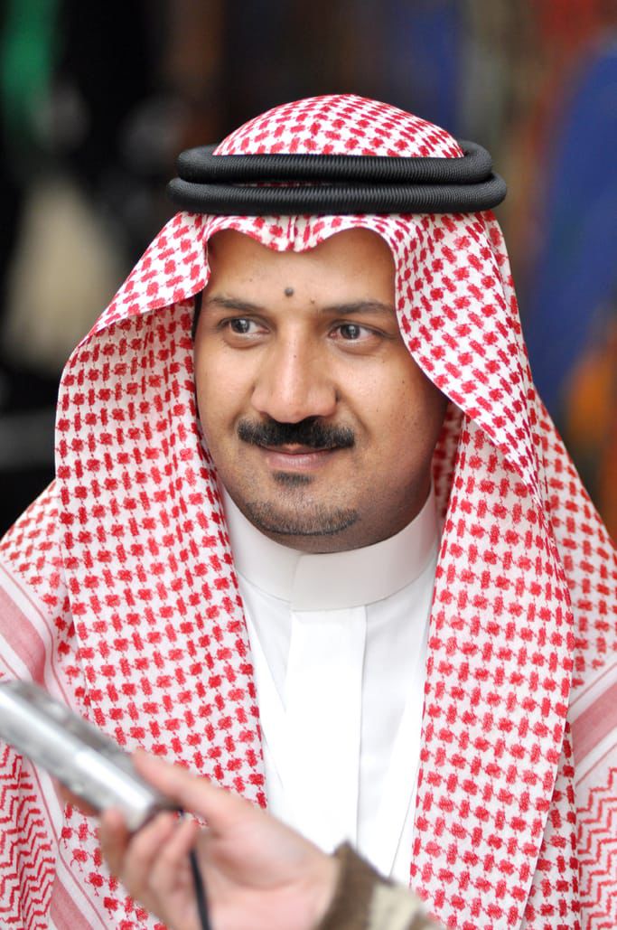 العسيري ضمن لجنة تحكيم الدورة الأولى من المهرجان الثقافي الدولي لمسرح الصحراء بادرار