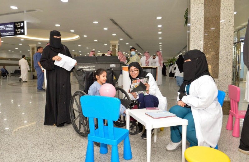 مستشفى الملك فهد الجامعي بالخبر يفعّل حملة “نبدأها بخفّة”