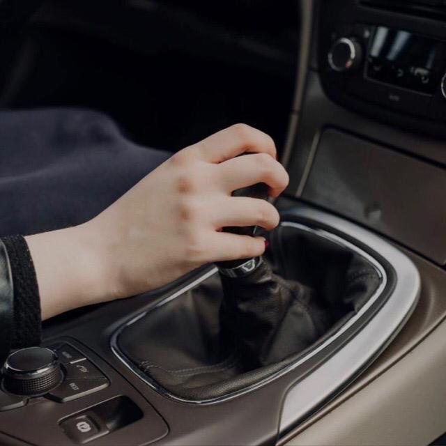 قيادة المرأة : تمكينٌ يُعزز حضورها في المجتمع