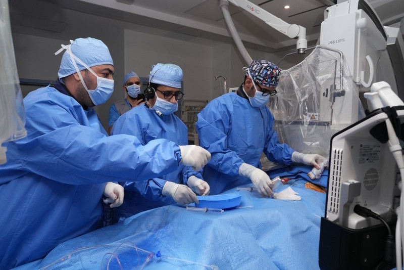 استبدال الصمام الأورطي دون تدخل جراحي ينقذ حياة مواطنة بمدينة الملك عبدالله