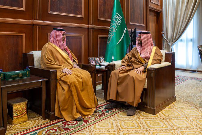 نائب أمير حائل  يستقبل محافظ الشنان ويطّلع على أعمال المحافظة