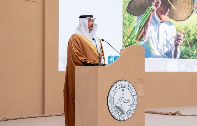 محافظ الأحساء واحتنا نموذج للاستقرار والزراعة محافظ الأحساء واحتنا نموذج للاستقرار والزراعة