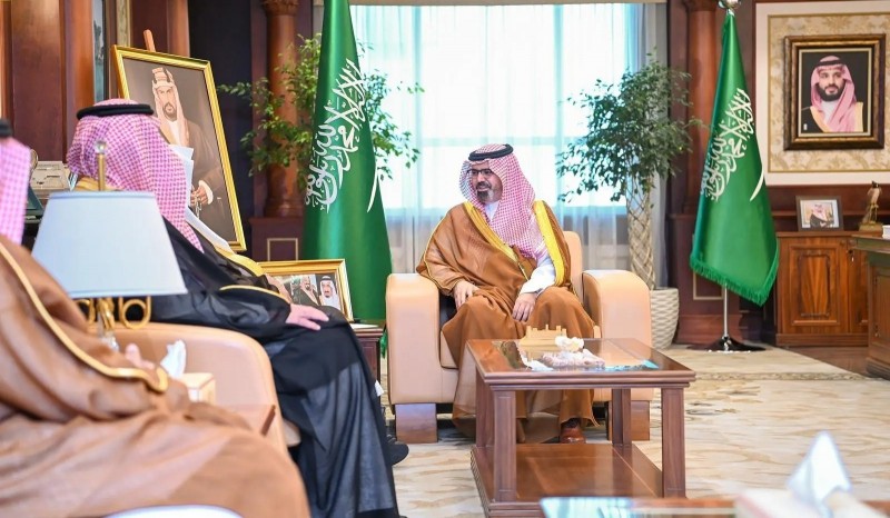 نائب أمير جازان يستقبل عضو هيئة كبار العلماء نائب أمير جازان يستقبل عضو هيئة كبار العلماء