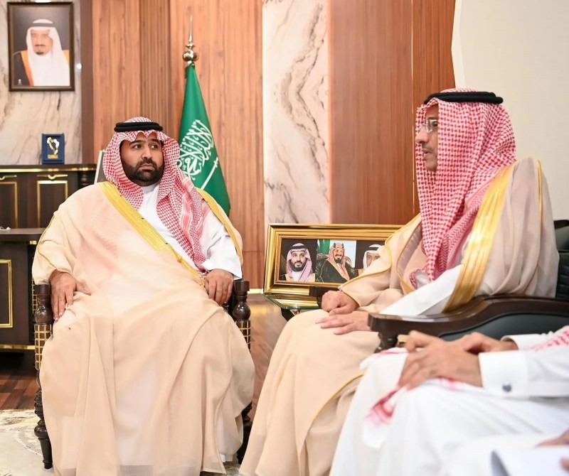 أمير جازان يستعرض مراحل مشروع الطريق الساحلي السريع أمير جازان يستعرض مراحل مشروع الطريق الساحلي السريع