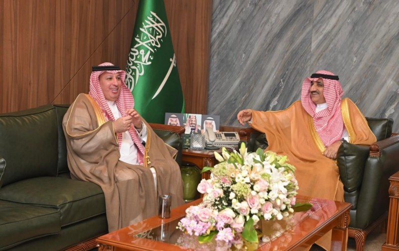 أمين الأحساء يبحث تطوير المراجعة الداخلية مع مستشار وزير البلديات