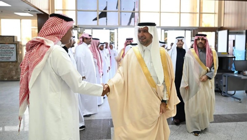 الحقيل يتفقد مشاريع نجران ويشيد بتسارع وتيرة التطوير الحقيل يتفقد مشاريع نجران ويشيد بتسارع وتيرة التطوير