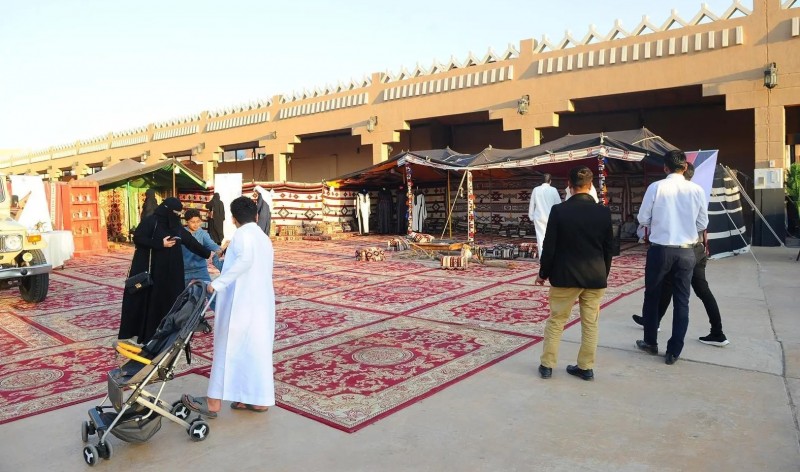 الخيمة التراثية بمهرجان الرقش النجراني تجذب الزوار