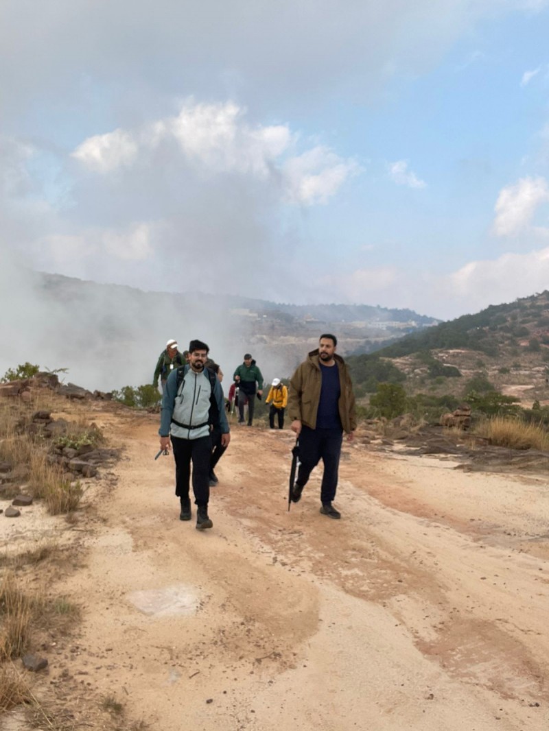 بيئة عسير تُشارك الرياضة في يوم الجبال العالمي بتجربة «الهايكنج»