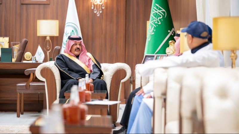 أمير حائل يطلع على اعتماد مختبر المياه المركزي