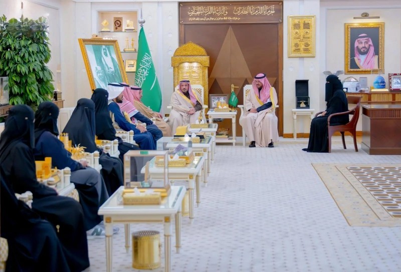 أمير القصيم يكرّم فرق التطوع بعد فوز الإمارة بدرع التميز