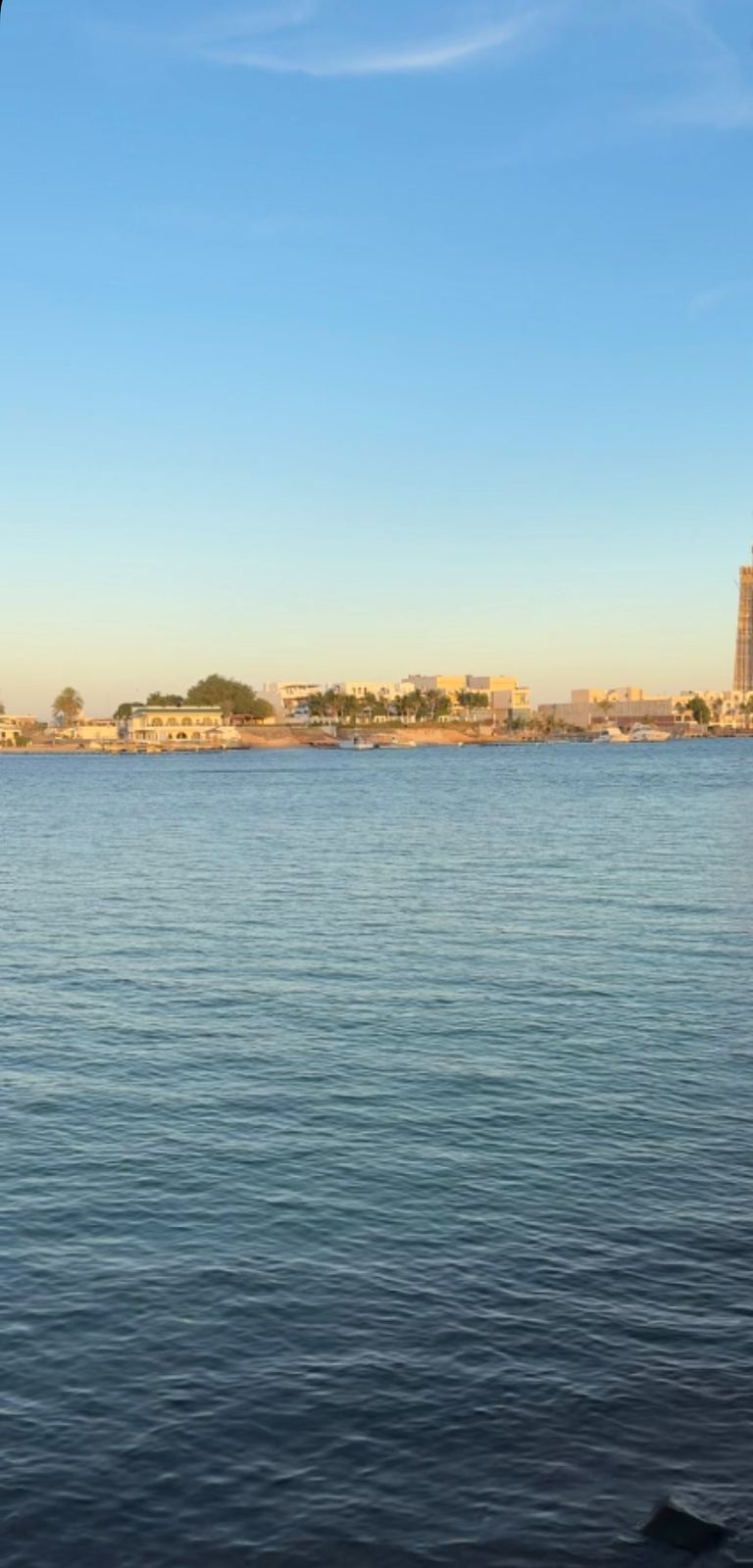 جدة تستقبل فجرها على إيقاع البحر