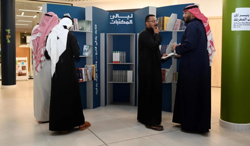 أدبي جازان يثري ليالي المكتبات بإصدارات أدبية وتجربة ثقافية تفاعلية