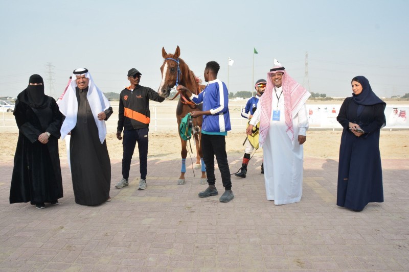الجمعية السعودية للإعاقة السمعية تشارك في سباقات ميدان الفروسية بالدمام